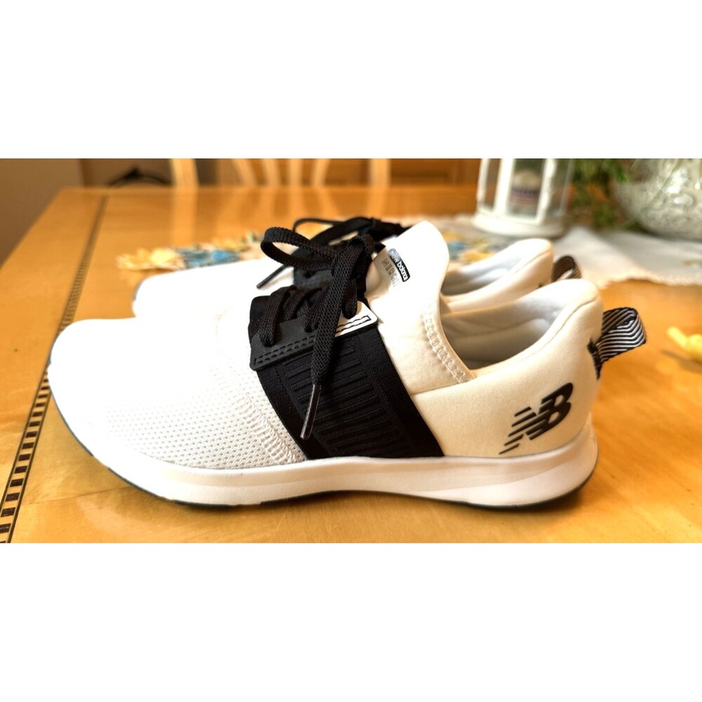New Balance Dynasoft Nergize V3 Women’s sz 7 White/Black Sneakers Shoes EUC